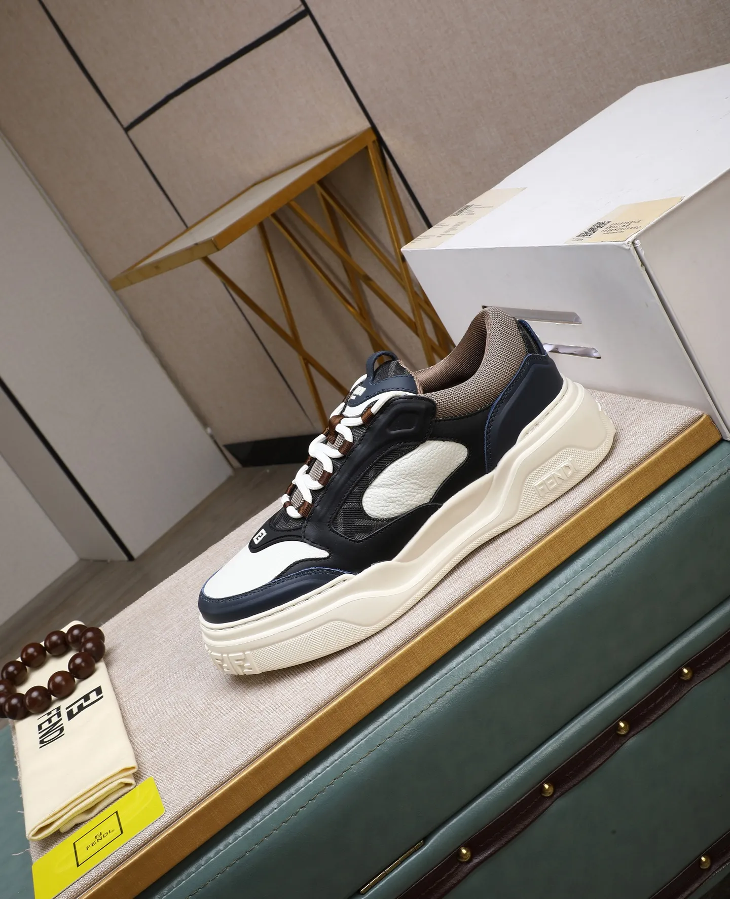 Men's shoes 💰820 [FENDI] Fendi - High-end quality original casual sports shoes - Upper: Nappa calfskin, pebbled calfskin, tongue and heel; injection molded brand logo plastic module - Lining: brand canvas - Outsole: ultra-light TPR foam·rubber; molded outsole -Super high quality control·Fine workmanship: highlighted (high-end·luxury·grade) -Size :39-44 (38, 45, can be customized)